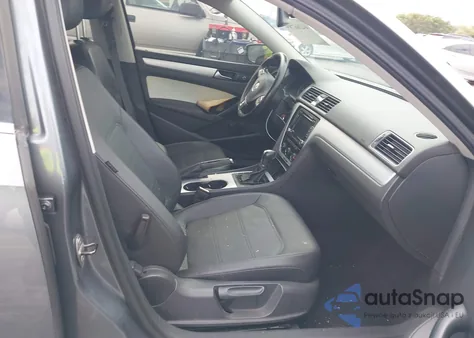 2013 Volkswagen Passat 2.5L Se z USA, uszkodzony, nr VIN 1VWBP7A3XDC019162